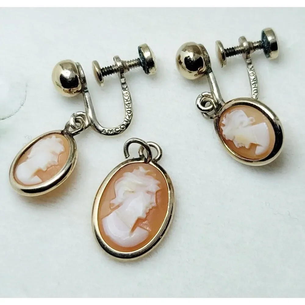 VINTAGE AMCO JEWELS 14K GOLD OVERLAY GEUINE CAMEO PENDANT SCREW BACK EARRING SET